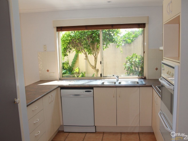 8 Watergum Place, Twin Waters QLD 4564