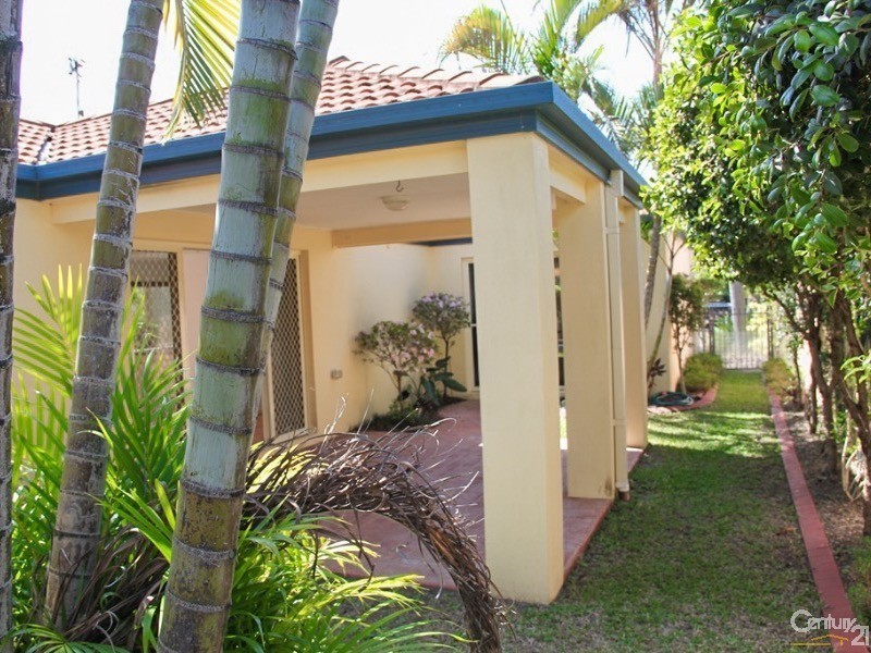 8 Watergum Place, Twin Waters QLD 4564