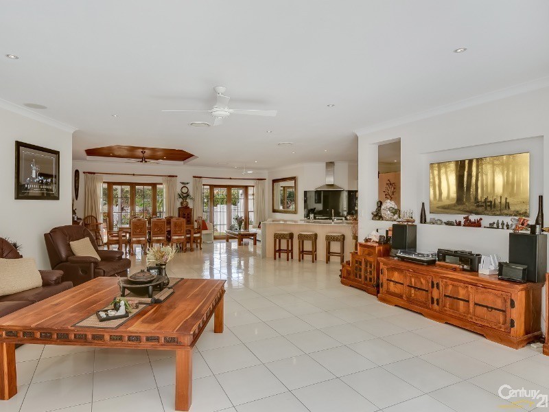 2 Elderberry Court, Twin Waters QLD 4564