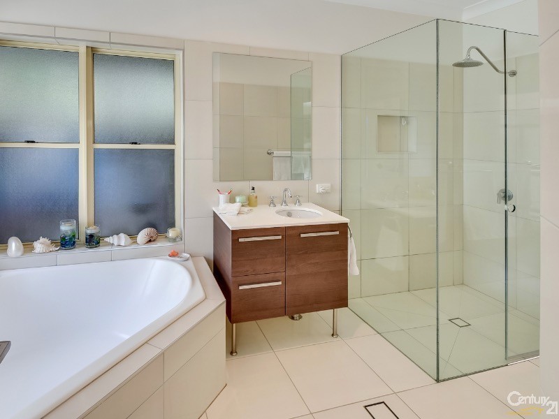 2 Elderberry Court, Twin Waters QLD 4564