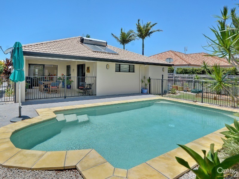 3 Staysail Place, Twin Waters QLD 4564