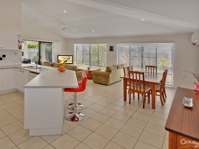 3 Staysail Place, Twin Waters QLD 4564