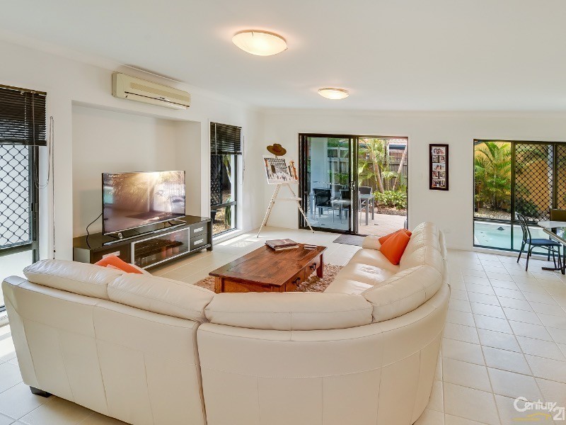 7 Pampling Place, Twin Waters QLD 4564