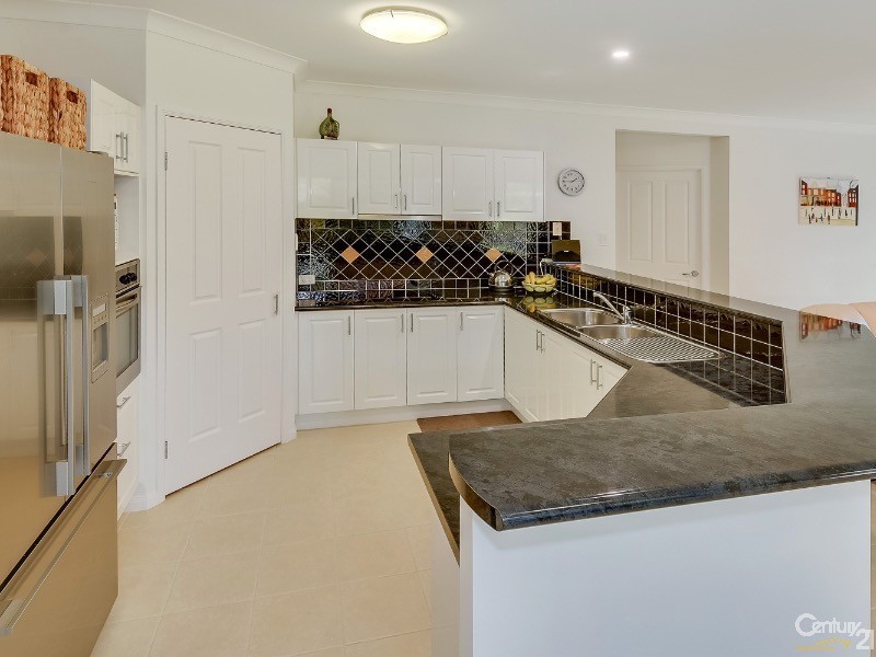 7 Pampling Place, Twin Waters QLD 4564