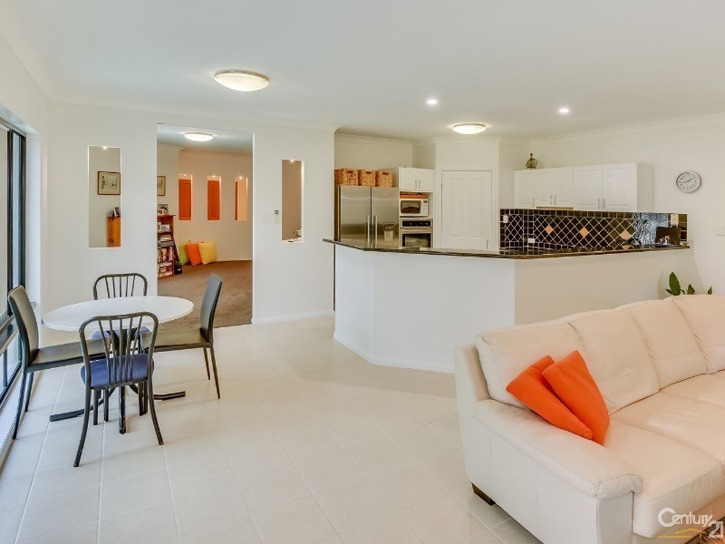 7 Pampling Place, Twin Waters QLD 4564