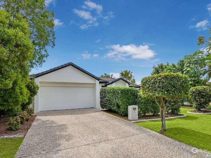 7 Pampling Place, Twin Waters QLD 4564