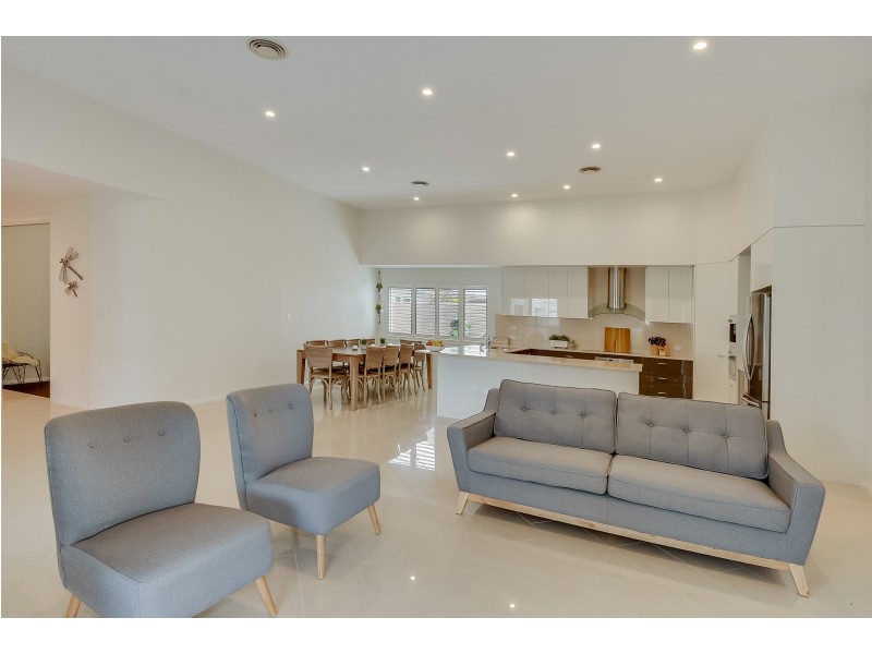 34 Stillwater Drive, Twin Waters QLD 4564