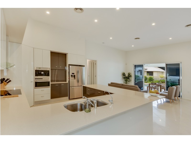 34 Stillwater Drive, Twin Waters QLD 4564