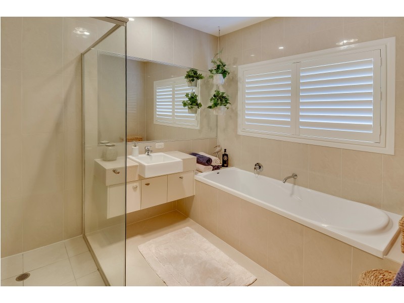 34 Stillwater Drive, Twin Waters QLD 4564