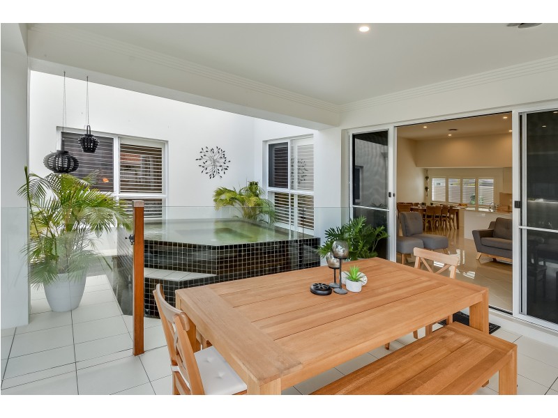 34 Stillwater Drive, Twin Waters QLD 4564