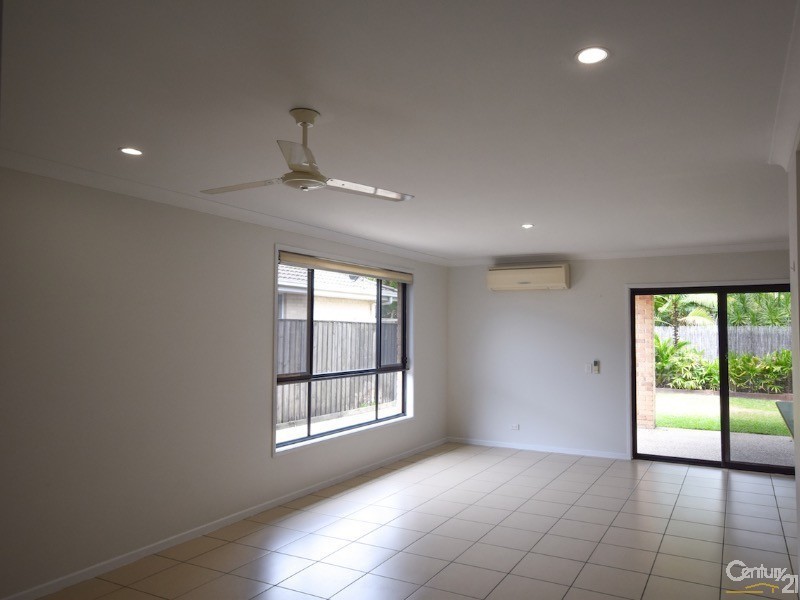 8 Parkland Drive, Pacific Paradise QLD 4564