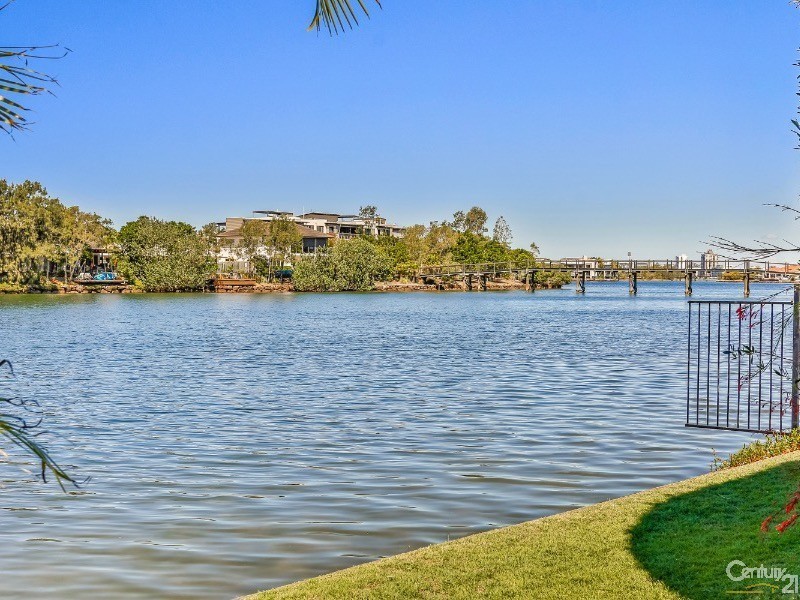 11 Tamarind Place, Twin Waters QLD 4564