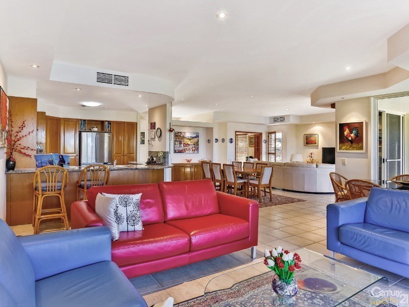 11 Tamarind Place, Twin Waters QLD 4564