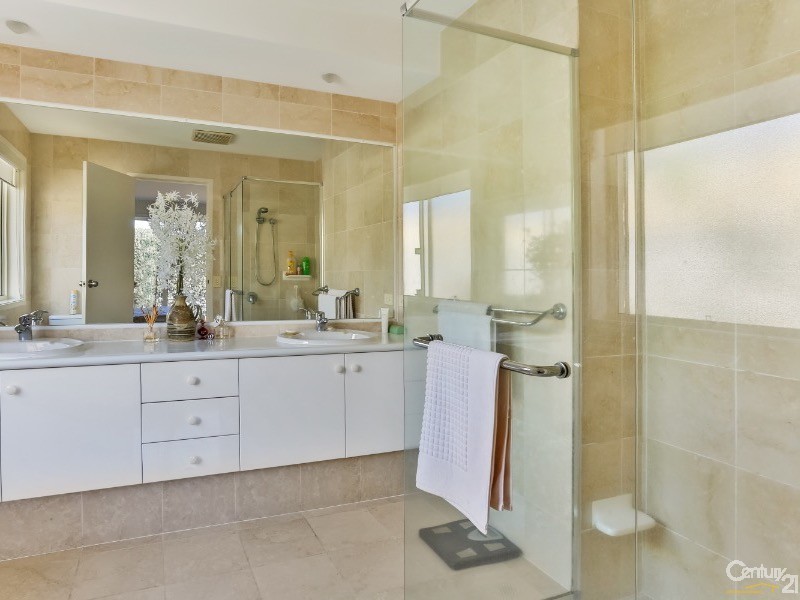 11 Tamarind Place, Twin Waters QLD 4564