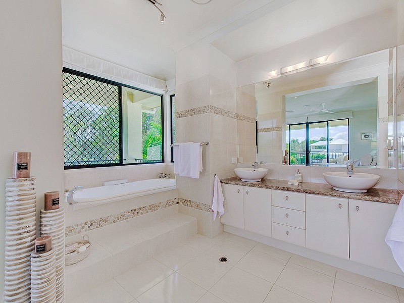 23 Hetherington Drive, Twin Waters QLD 4564