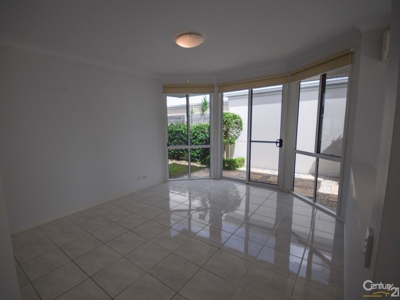 6 Oyster Court, Twin Waters QLD 4564