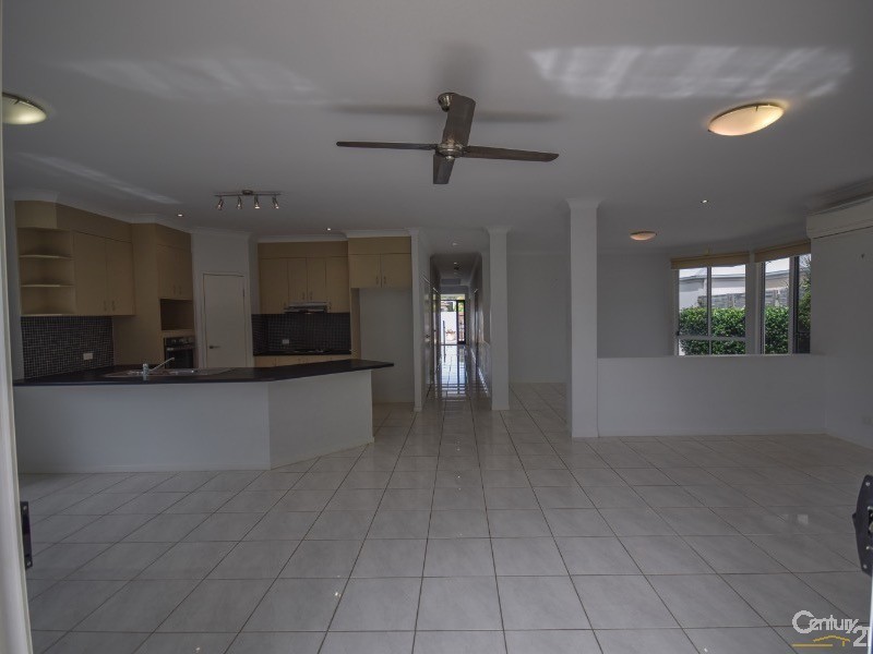 6 Oyster Court, Twin Waters QLD 4564