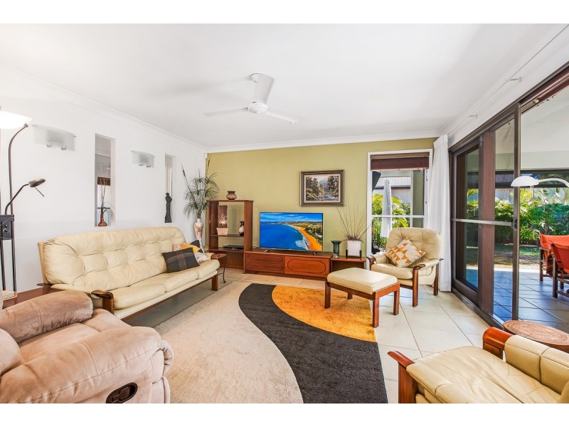 5 Baker-Finch Place, Twin Waters QLD 4564