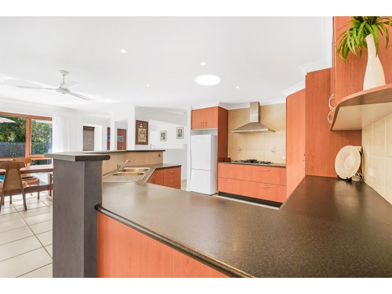 5 Baker-Finch Place, Twin Waters QLD 4564