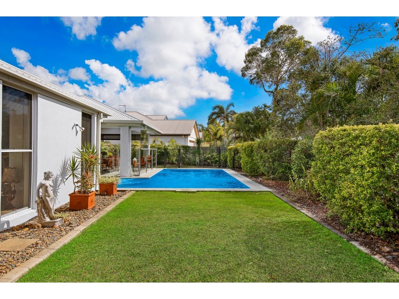 5 Baker-Finch Place, Twin Waters QLD 4564