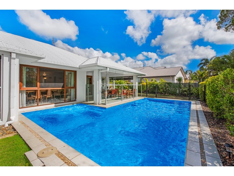 5 Baker-Finch Place, Twin Waters QLD 4564
