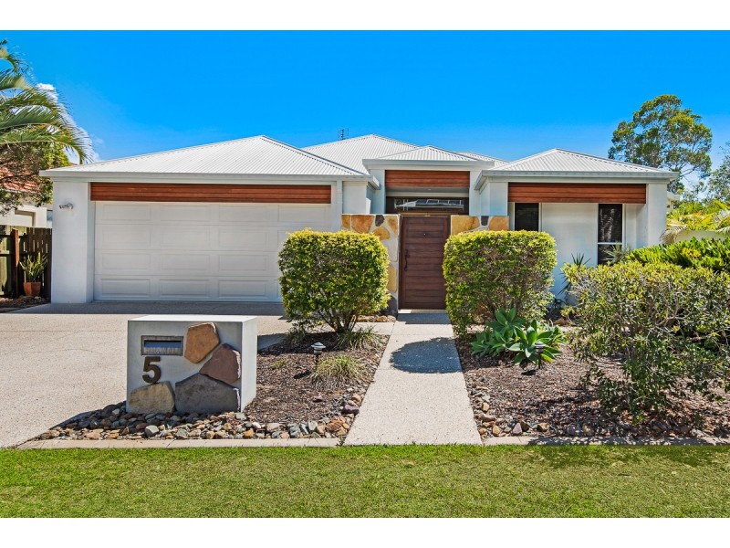 5 Baker-Finch Place, Twin Waters QLD 4564