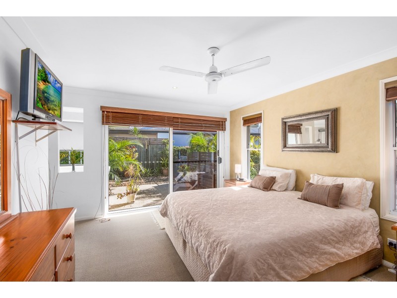 5 Baker-Finch Place, Twin Waters QLD 4564