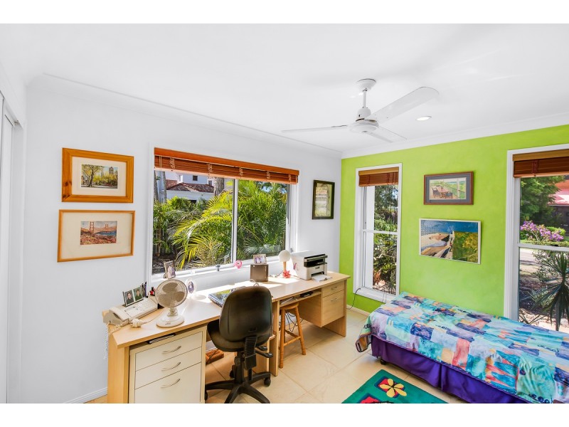 5 Baker-Finch Place, Twin Waters QLD 4564