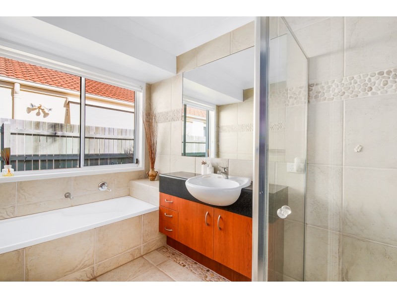 5 Baker-Finch Place, Twin Waters QLD 4564