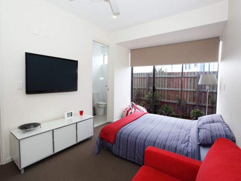 12 Waterfront Court, Twin Waters QLD 4564