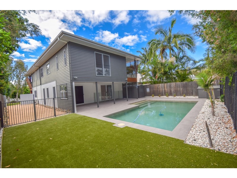 2 Merkara Cr, Twin Waters QLD 4564
