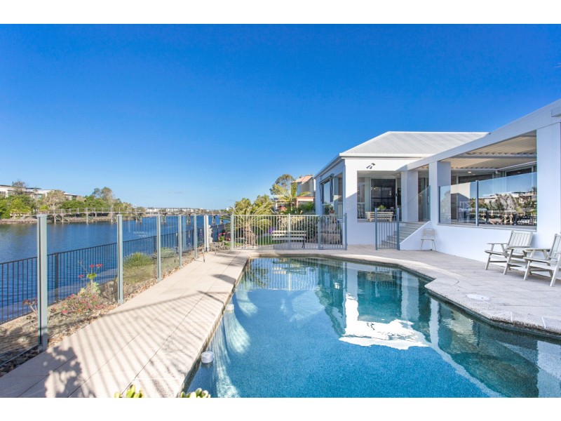 19 Tamarind Pl, Twin Waters QLD 4564