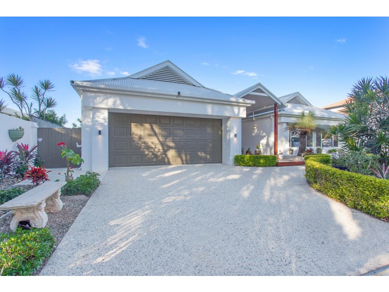 19 Tamarind Pl, Twin Waters QLD 4564