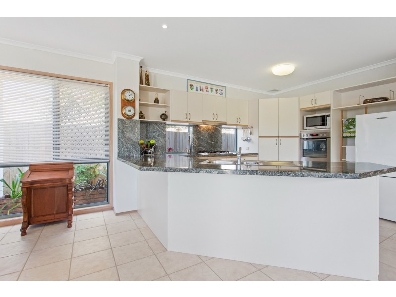 19 Tamarind Pl, Twin Waters QLD 4564
