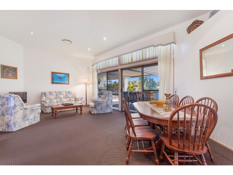 19 Tamarind Pl, Twin Waters QLD 4564