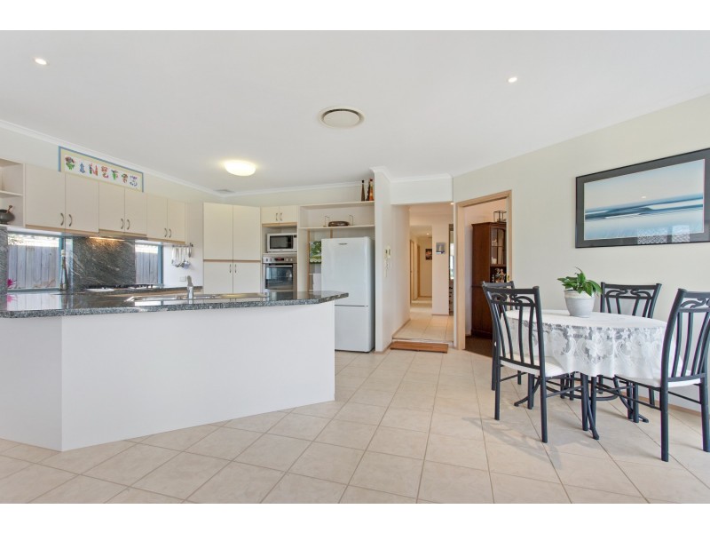 19 Tamarind Pl, Twin Waters QLD 4564