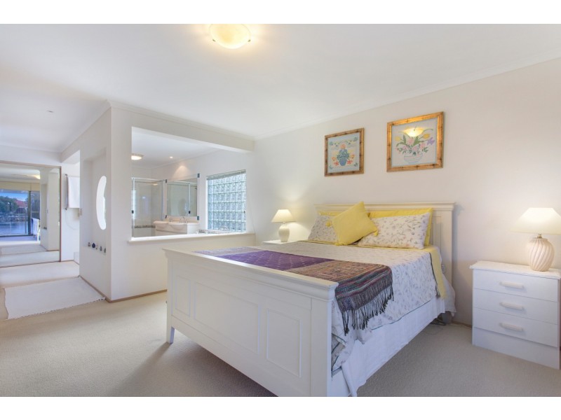 19 Tamarind Pl, Twin Waters QLD 4564