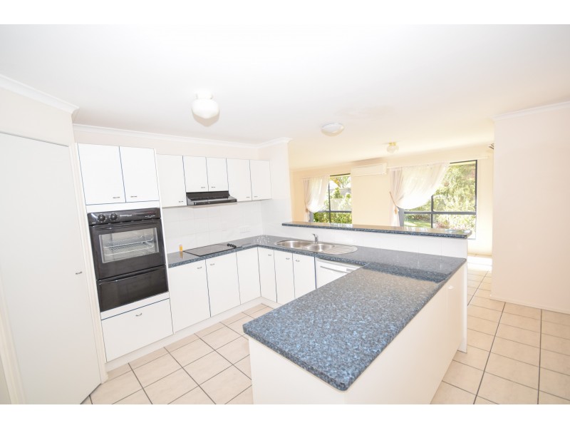 32 Barcoola Place, Twin Waters QLD 4564