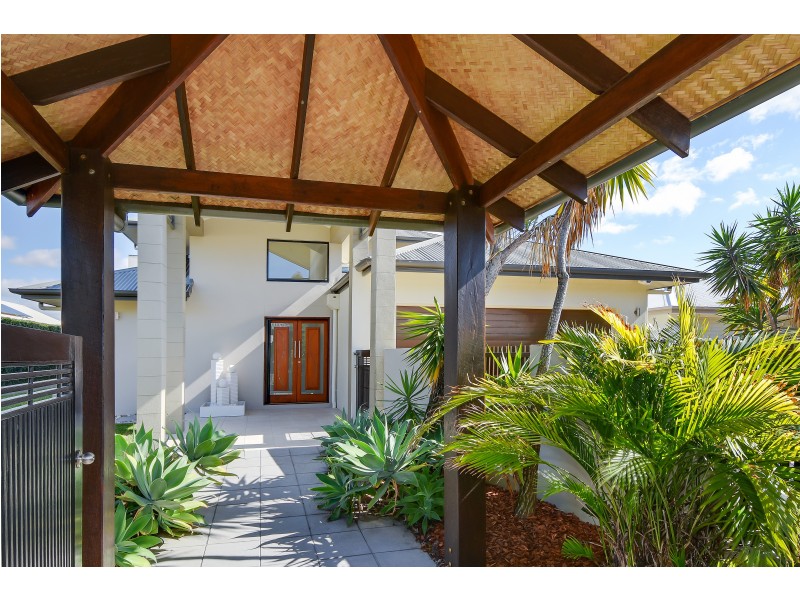 25 Seahorse Dr, Twin Waters QLD 4564