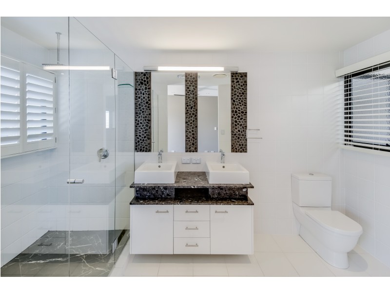 25 Seahorse Dr, Twin Waters QLD 4564