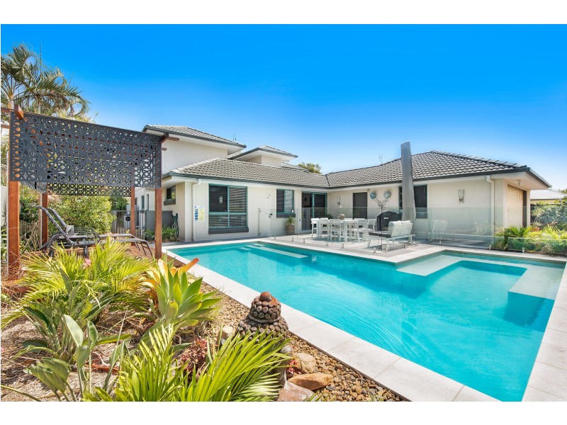 21 Twin Waters Drive, Twin Waters QLD 4564