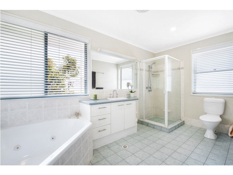 21 Twin Waters Drive, Twin Waters QLD 4564