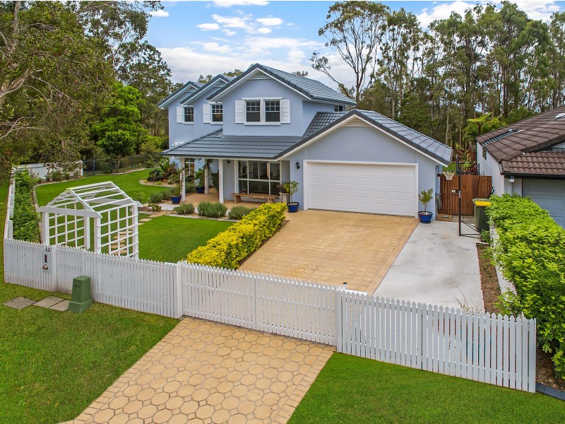 32 Wattlebird Drive, Twin Waters QLD 4564