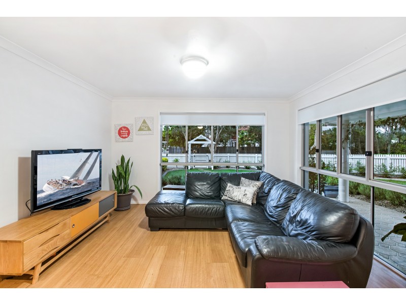 32 Wattlebird Drive, Twin Waters QLD 4564