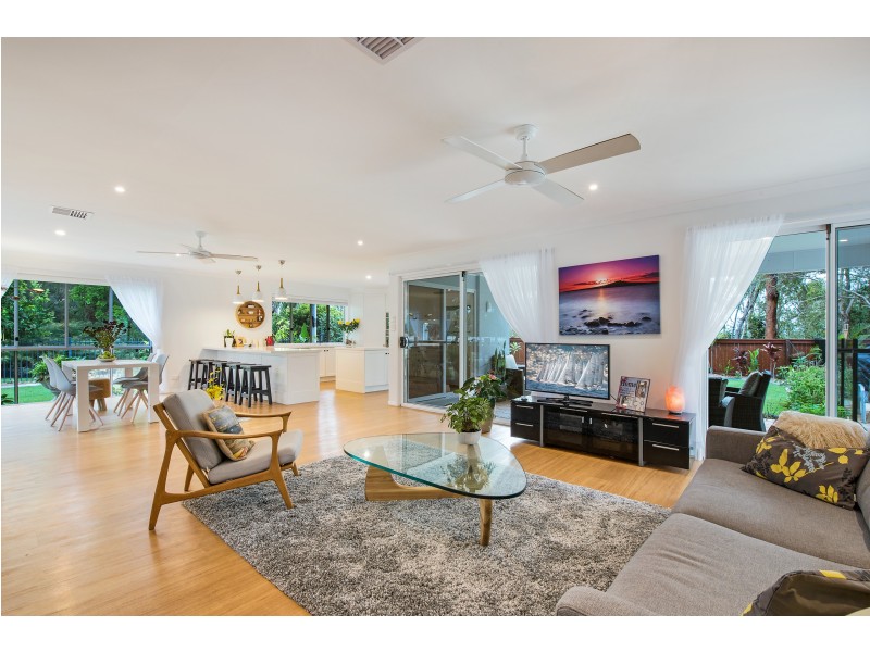 32 Wattlebird Drive, Twin Waters QLD 4564