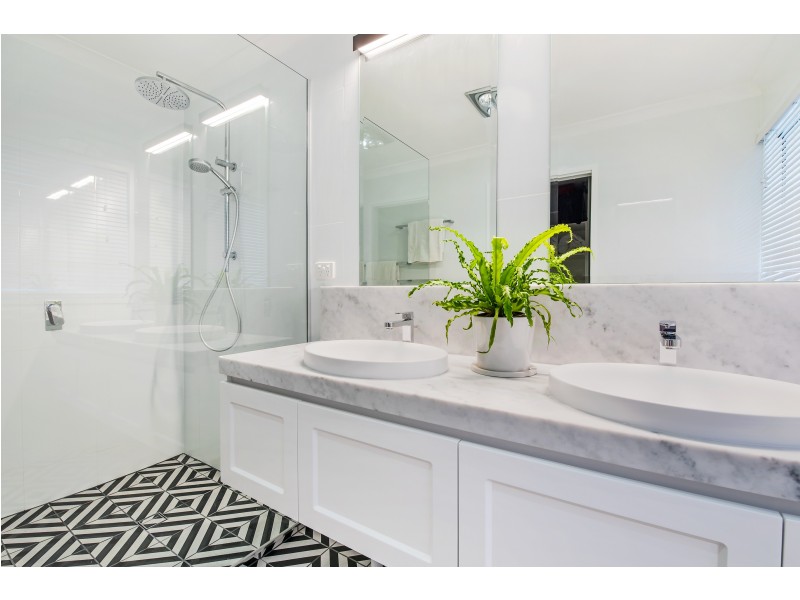 32 Wattlebird Drive, Twin Waters QLD 4564