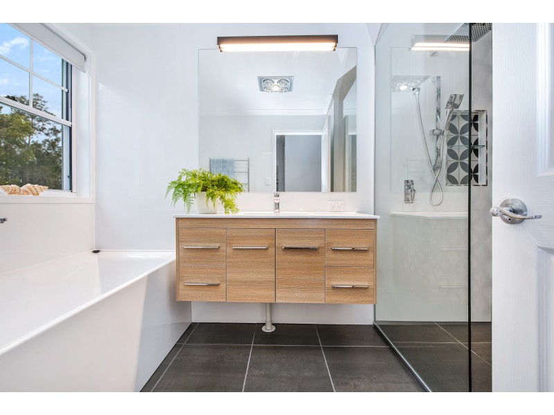 32 Wattlebird Drive, Twin Waters QLD 4564