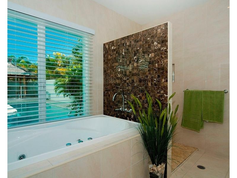 32 Stillwater Drive, Twin Waters QLD 4564