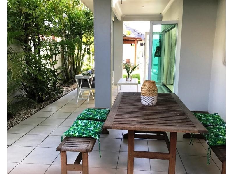 32 Stillwater Drive, Twin Waters QLD 4564