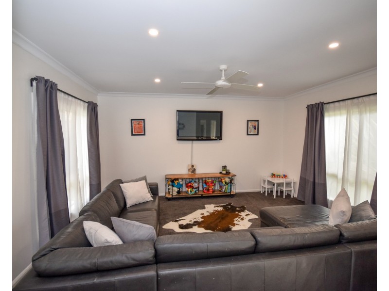 7 Baker-Finch Place, Twin Waters QLD 4564